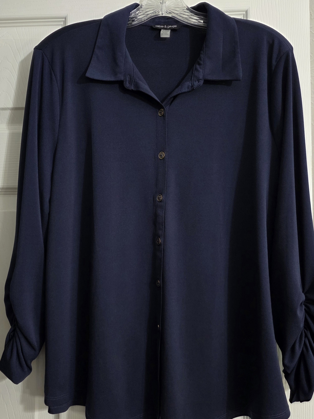 Cable & Gauge Women's Navy Long-Sleeve Button-Up Shirt